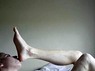 foot licking worship kate truu lick my feet and cum while i masturbate