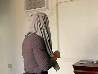 I face fucked the american milf in hijab cosplay