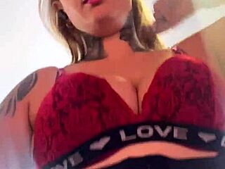 Vazou na net mulher sente tesao ao fazer exercicios fisico na academia pesquisa feita por atletas dizem que isso pode acontecer maioria das vezes sera wet tits wet pussy gym pussy natural tits outdoor public belly gay