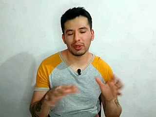 joven medico es penetrado por su jefe el doctor maduro dotado de 23cm de verga gruesa en el cubiculo del hospital