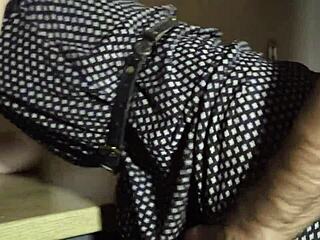 Quick encounter with a curvy girl at the party