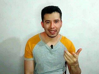 joven medico es penetrado por su jefe el doctor maduro dotado de 23cm de verga gruesa en el cubiculo del hospital