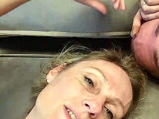 enchendo o cu da puta de leite in casual conversation