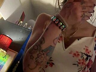 Tatted emo beauty enjoys a casual encounter with a friend