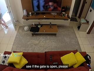 Hot wife Thay Ksada lets delivery man suck her on sofa, recognized instantly.