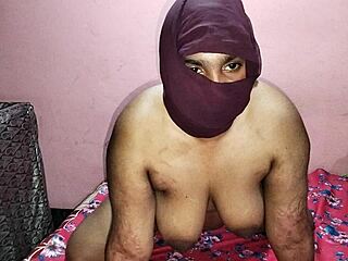 Hey, I’m banging this hot Indian model client at home!