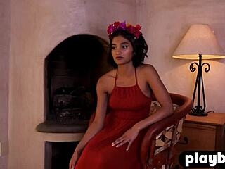 All Natural Milf Angel Constance Exposed Hot Body And Posed Naked Outdoor!