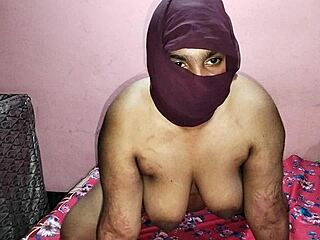 Hey, I’m banging this hot Indian model client at home!