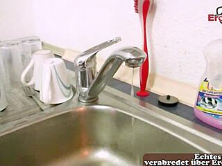 deutsche kurvige milf with big natural tits fucks at home suggestively