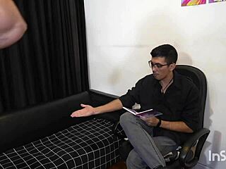 Tiffany Montavani’s Wild Therapy: Psychologist Fists Her Big Ass Hard!