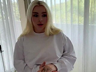 College girl offers wet doggystyle sex to classmate