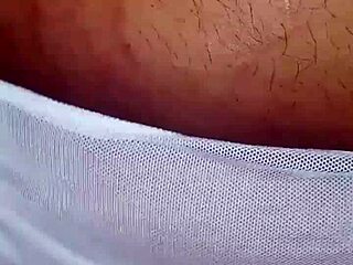 Novinha evang�lica mostrando seus peitos enorme e sua buceta gostosa