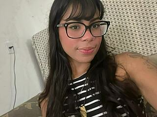 University student leaks sex with teacher's husband