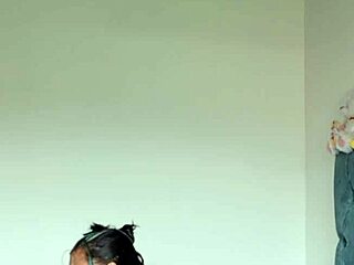 Chorros De Leche! Sexy Girl Squirts Hard While Masturbating Solo