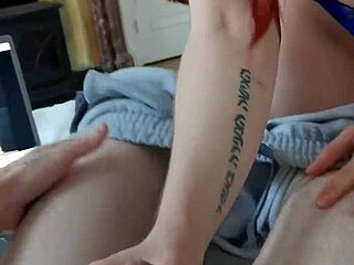 Ma copine sucks me off watching French amateur Julynovember porn!