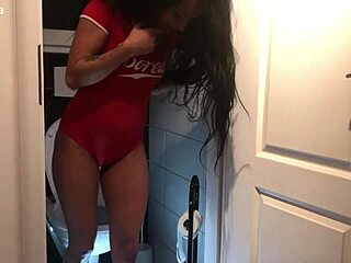 Lexidona shows off in solo Czech clip