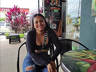 too risky, you really wanna bang here in public streets?