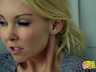 Loira tem a buceta fodida depois de falar que era muito assediada coisas que te broxa e submissa nao gosta de dor ao extremo e sera que daria pro mano brown - baby fire watch on sheer red