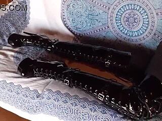 Shyla Jennings And Sasha Heart In Hairy Lesbian Muff Diving