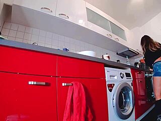 i tease with my curvy ass in short jeans and thong panties