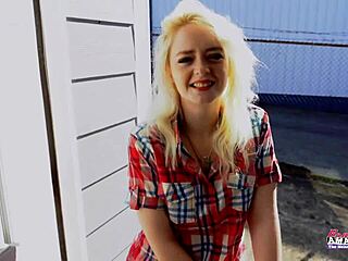 Blonde Cutie Annie Archer RUBS Her TWAT with a SEX TOY and GIVES a BJ!