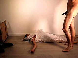 Naked girl in box for me!