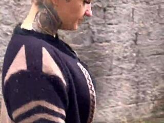 patricinha da buceta rosa subindo o morro louca de tesao pra dar a bucetinha