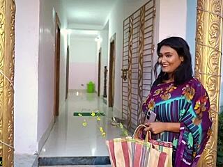 Auto driver bangs stunning passenger bhabhi with clear sound