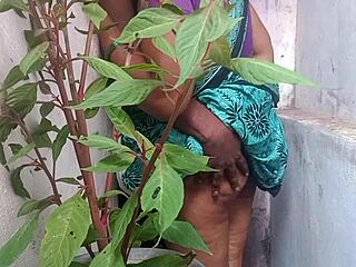 Priyanka Aunty Delivers Stunning Outdoor Blowjob to Husband