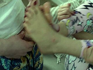 Best foot job cum on beautiful feet