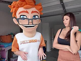 From Browsing To Plowing Lola Pearls Garage Sale Turns Hardcore With Cum On Tits And Monster Cock