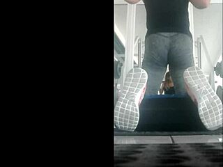 Look at flaca rica bent over in gym