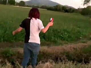 morrita cogiendo en el cerro