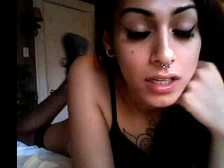 unreal perfect tranny crossdressing on webcam