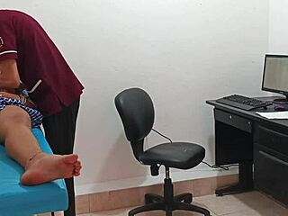 i'm a perverted doctor fucking a horny young teen's pussy