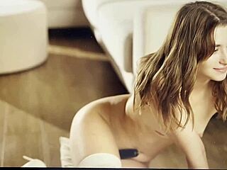 Beautiful Girl Poses Naked