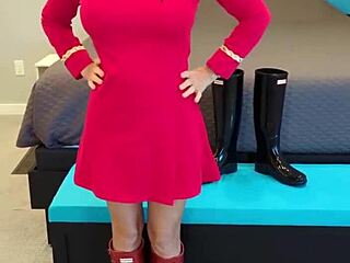 Boldly Going with Petite Redhead Milf in Fetish Boots