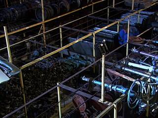 The Agent Couple Fuck Quick in the Stolen Auto Parts Warehouse