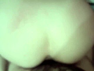 mi hermanastro me mete el pene grande en mi coño apretado