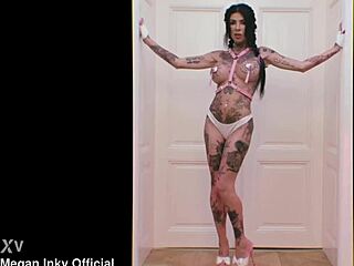 anal queen gapes with huge dildo