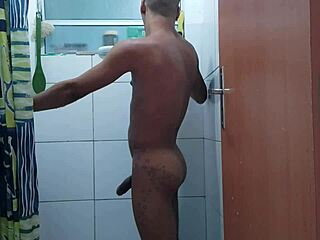 Woke Up Horny And Came During The Bath With Big Cock!