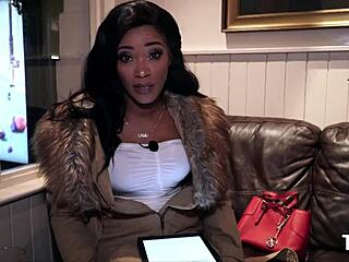 Hot ebony Kiki Minaj feels intense pleasure in double penetration