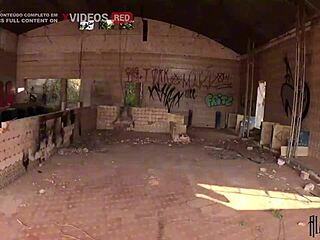 Found abandoned construction on road, took dreadlocked babe for public sex with monster cock.