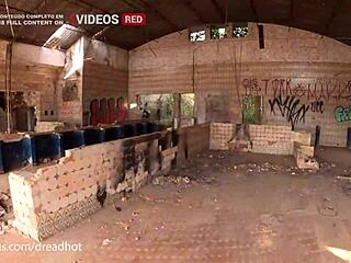 Couple Fucks In Abandoned Restaurant By Highway