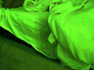 I, the gordito, am fucking my novia, and she says 'me lastima tu verga' with her pussy