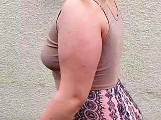 The beautiful prostitute with the big ass offers her services in the city.