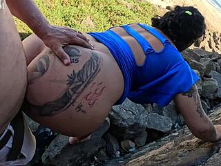 meduzza fucks bareback on salvador beachfront?