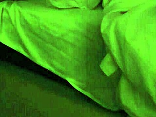 I, the gordito, am fucking my novia, and she says 'me lastima tu verga' with her pussy