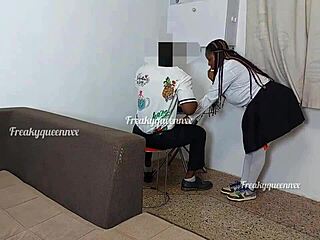 टीचर ने मुझे बांग किया जब मम्मी सो रही थी, क्या बताऊं?