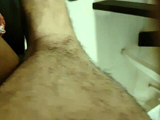 Nueva victima gime delicioso en la cama